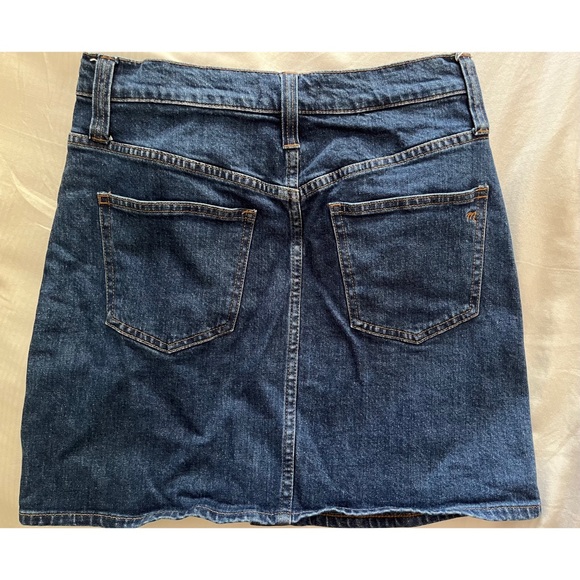 Madewell Stretch Denim Straight Mini Skirt in Arroyo Wash: Button-Front Edition - Picture 6 of 7